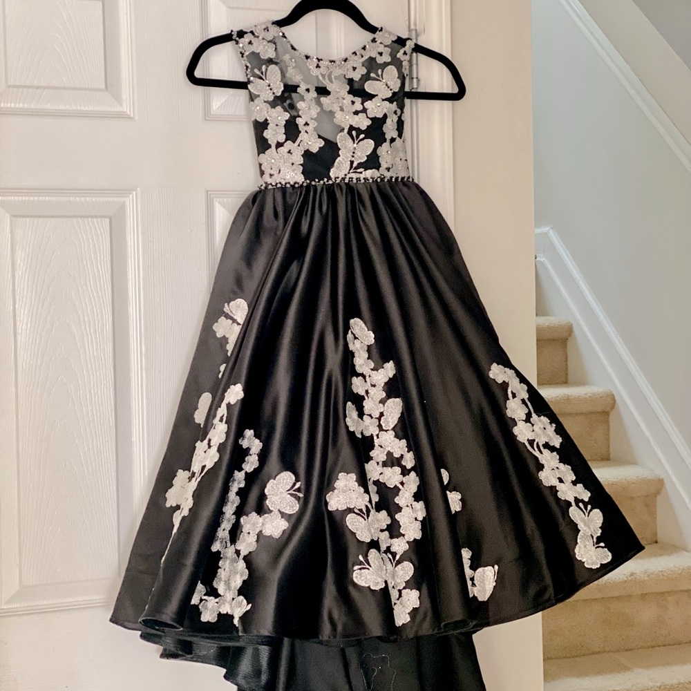 Dress - Picture 4 of 5